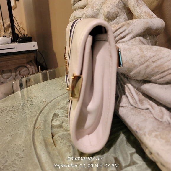 L.A.M.B. by Gwen Stefani Frosted Pearl Clutch Leather Designer Celebrity #44 - Picture 4 of 17